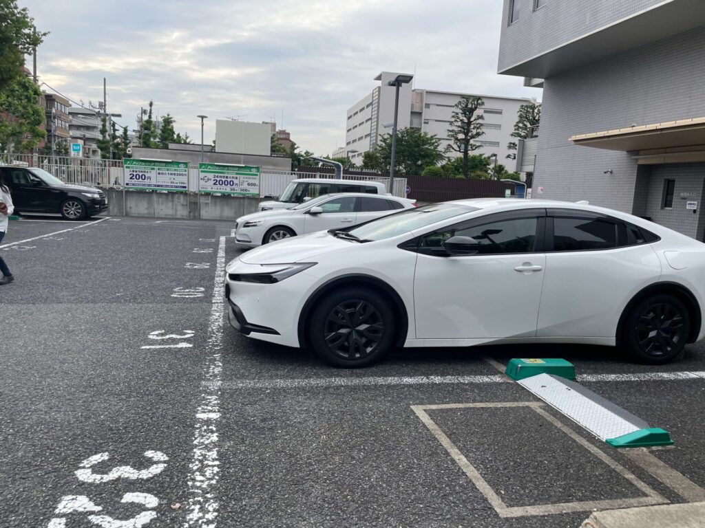 花と森の東京病院内にある時間貸し駐車場